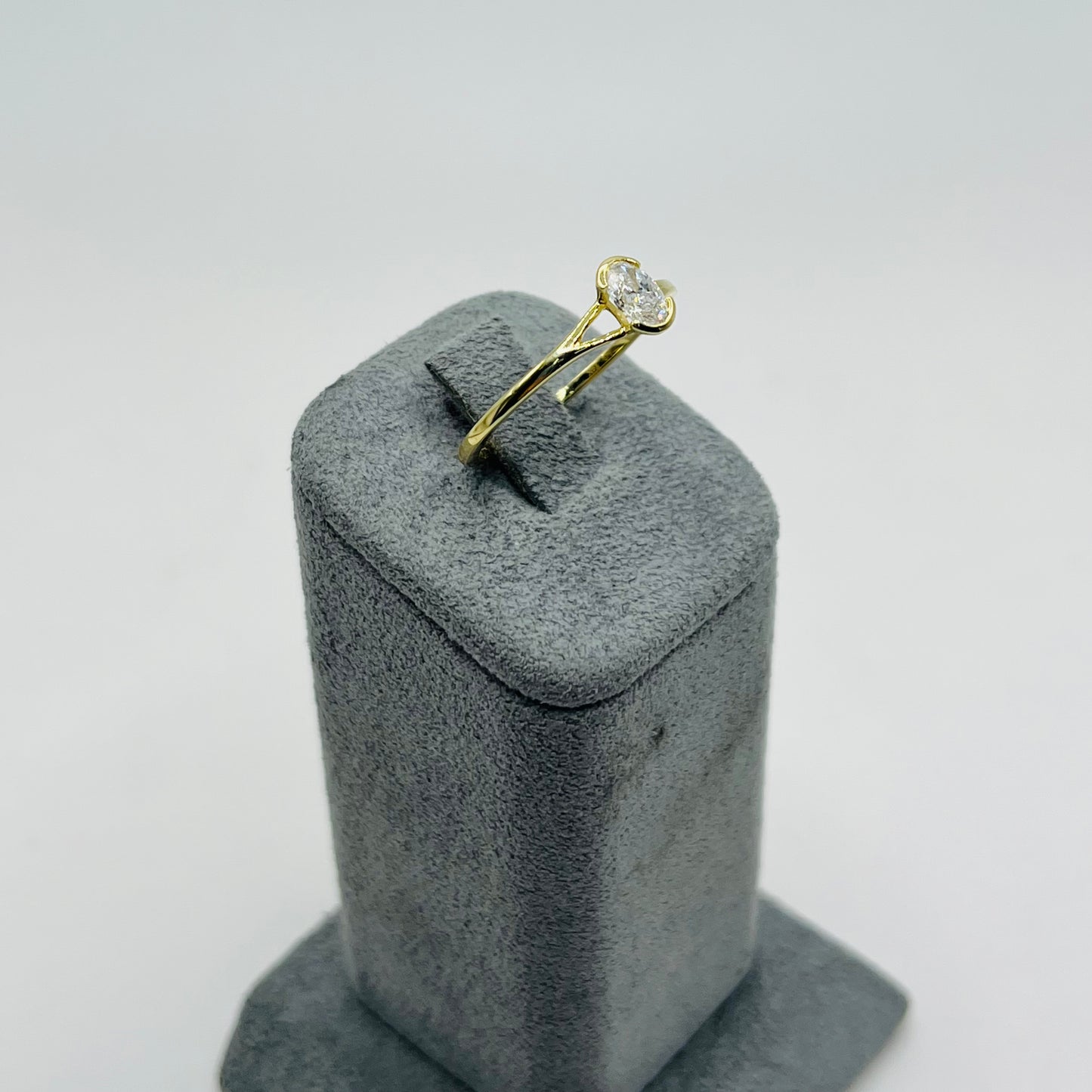 14k Gold Natural Diamond Lumière Ring