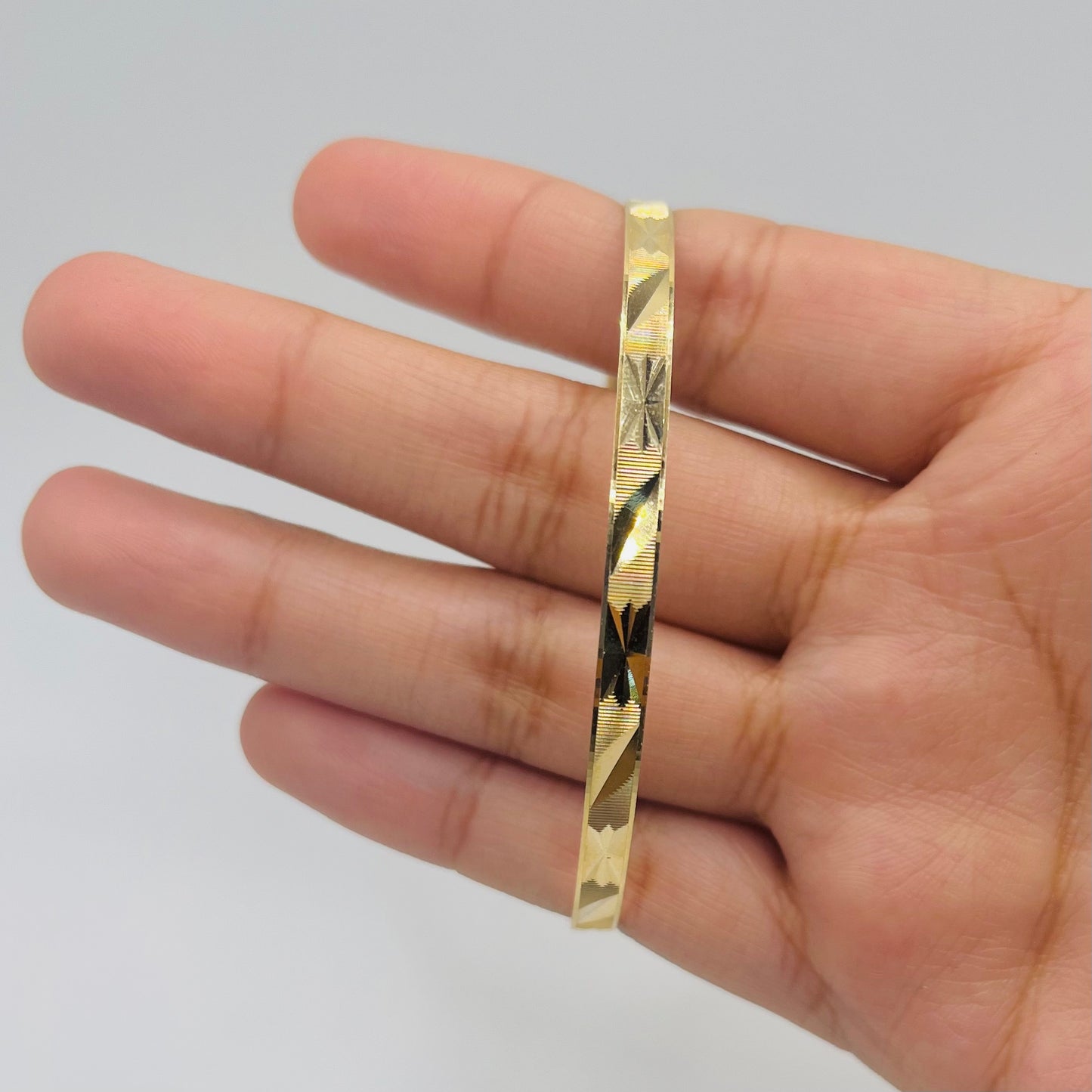 14k Gold Stellar Trace Bangle