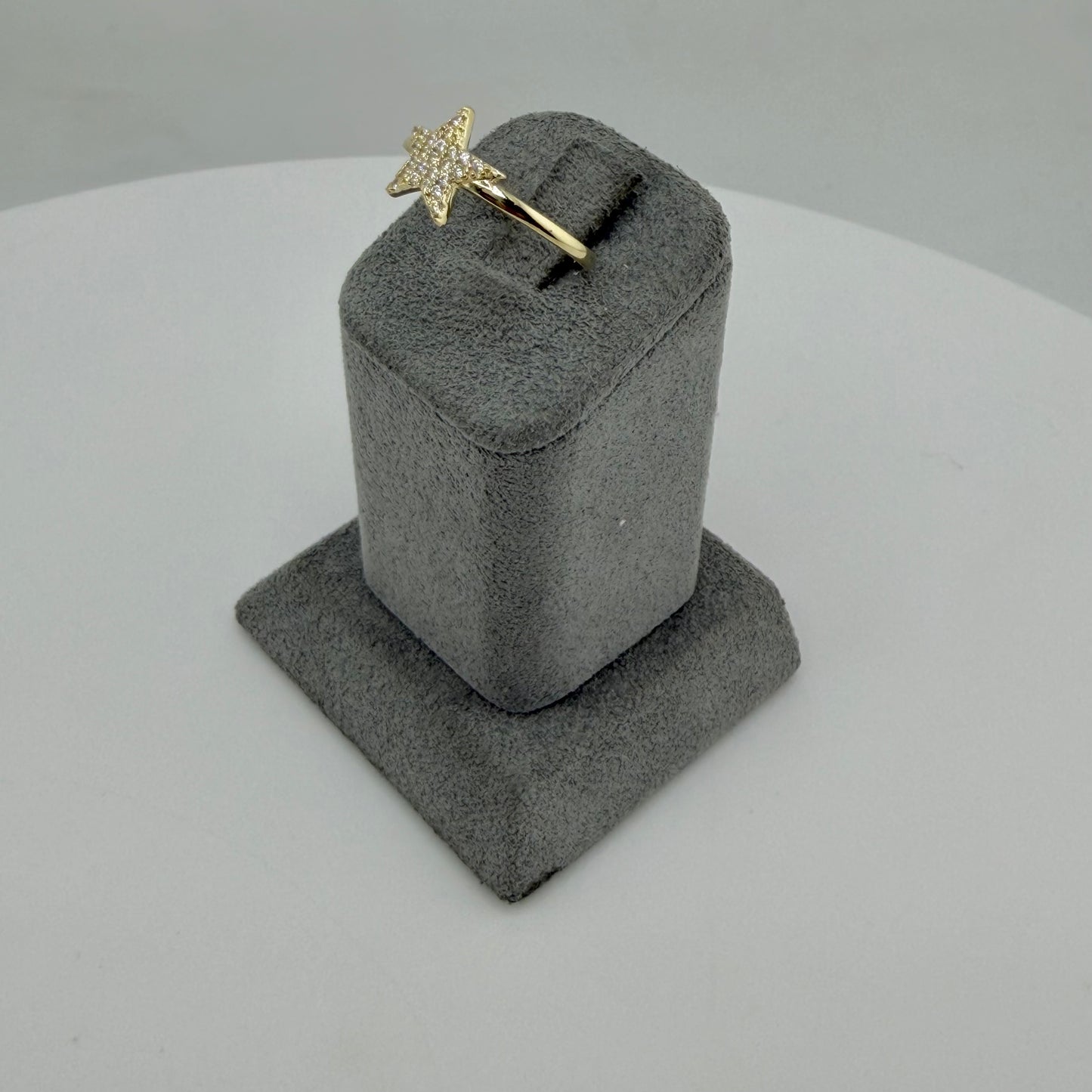 10k Gold Shinning Star Cz Ring