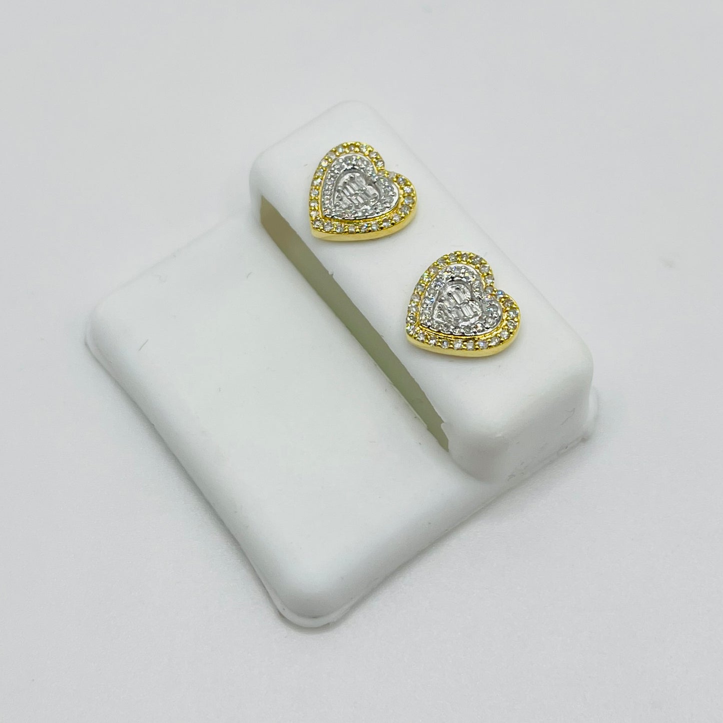 14k Gold Baguette Heart Diamond Earrings 10.5mm (Screwback)