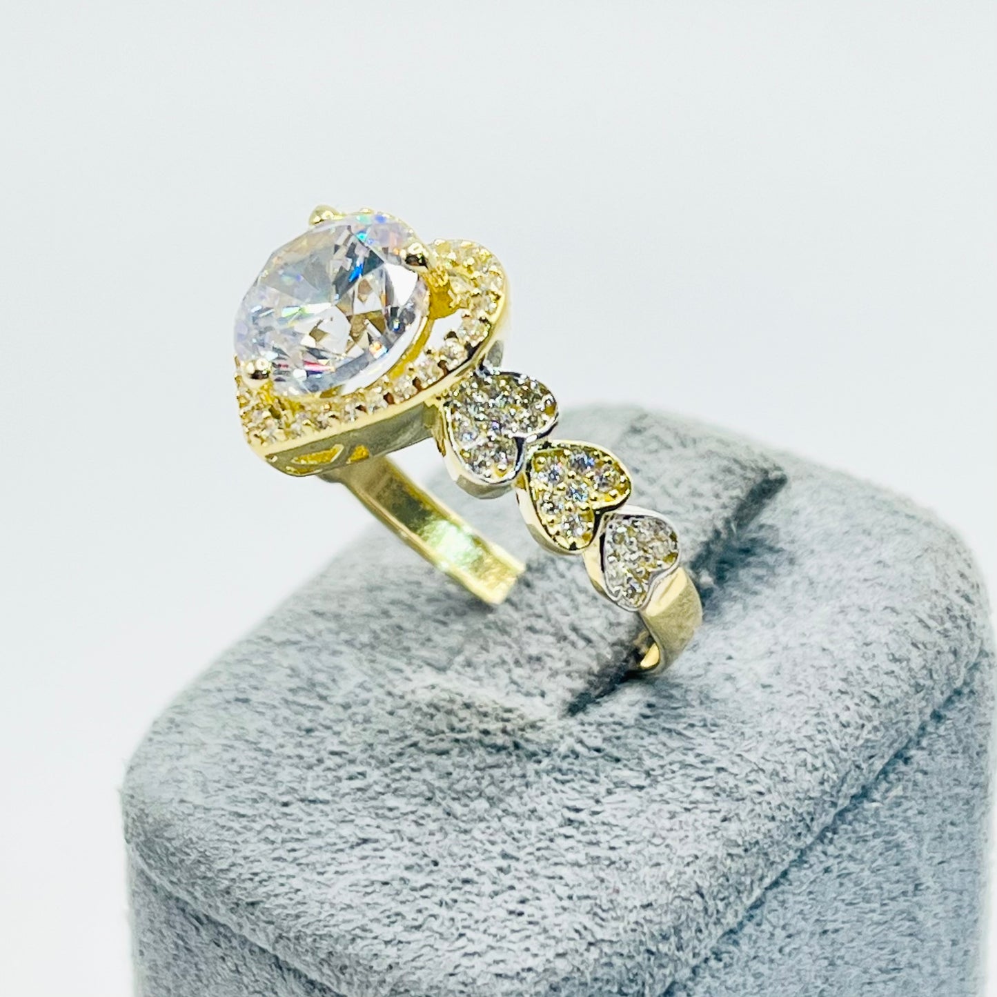 10K Gold CZ Heart Stone Heart Band Ring