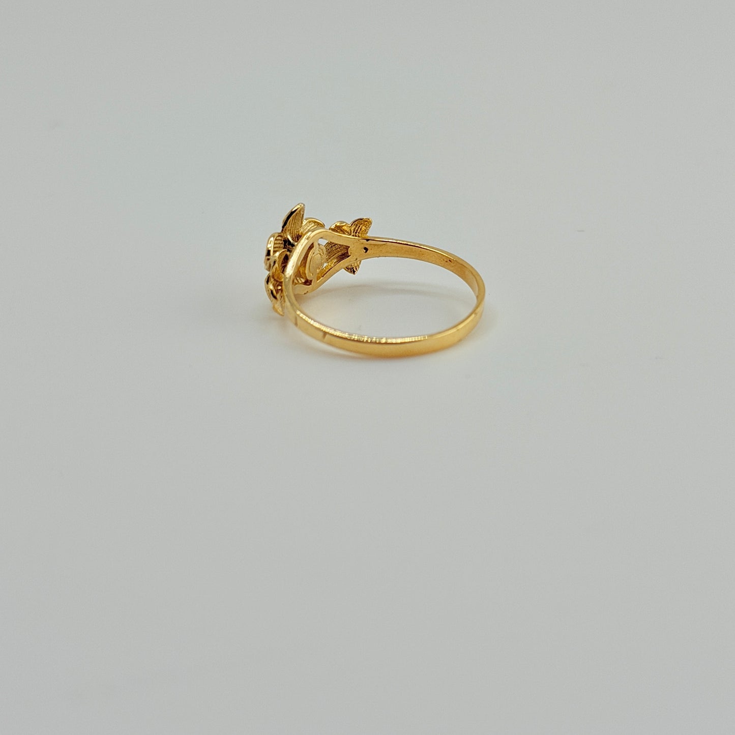 10k Gold Classic Hibiscus Signature Ring (Medium)