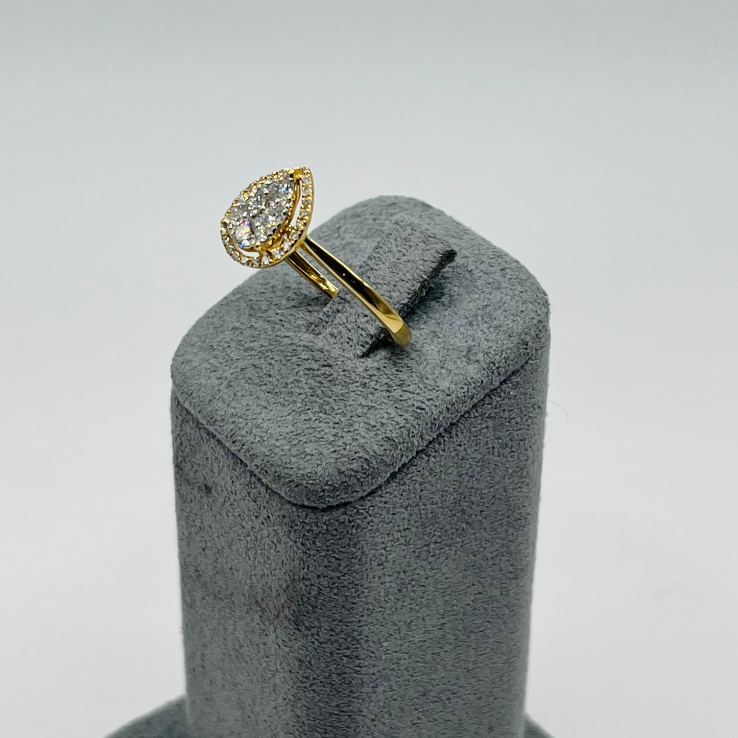 14k Gold Natural Diamond Velour Spark Ring
