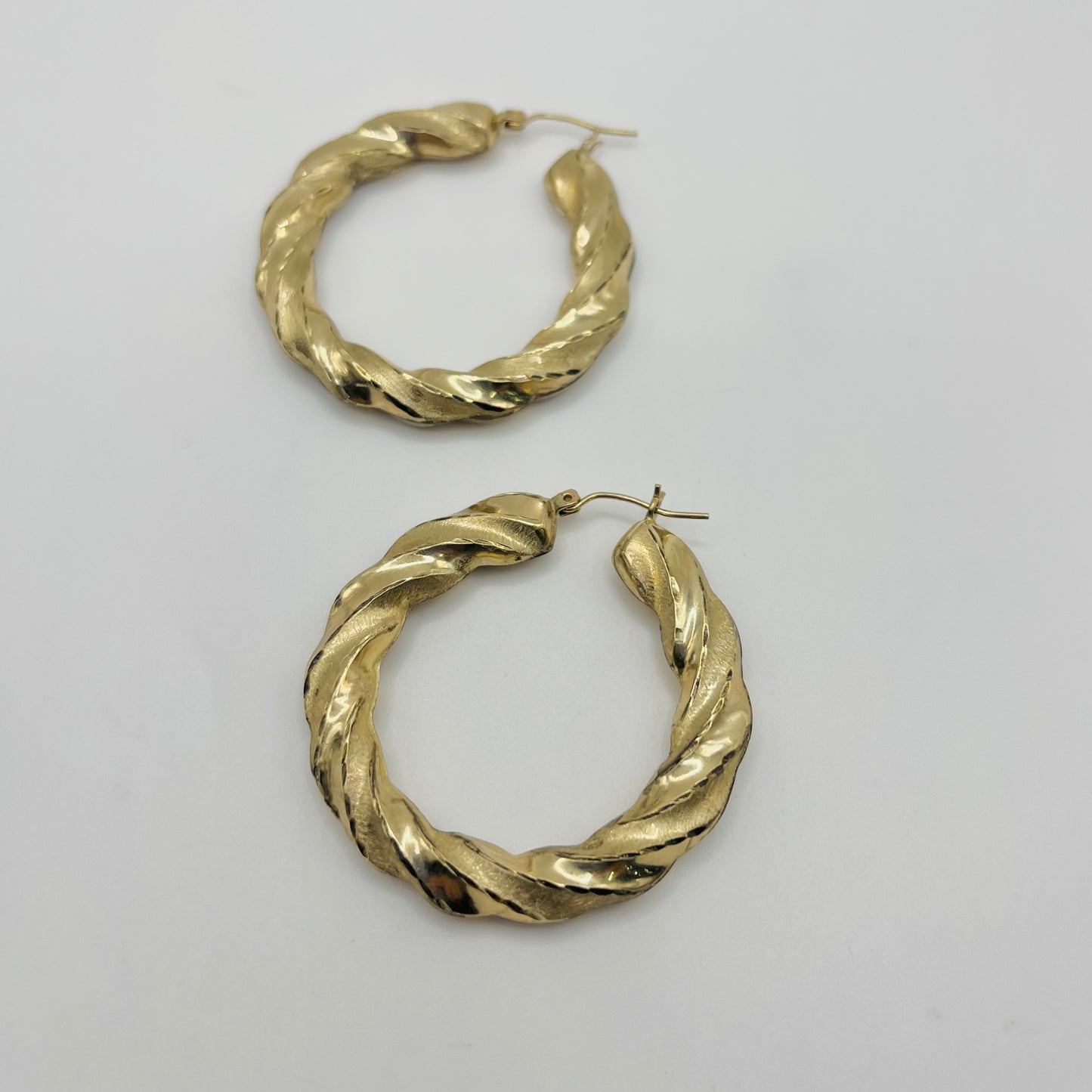 10k Gold Golden Swirl Hoops 1.75in