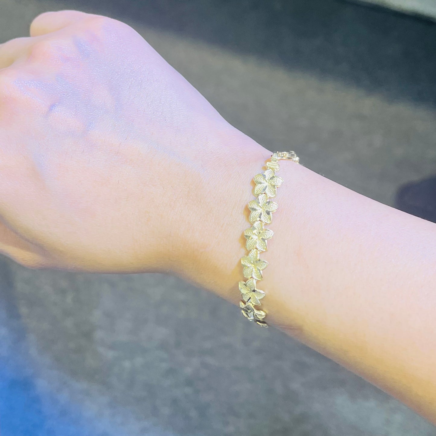 14k Gold Medium Hibiscus Bracelet