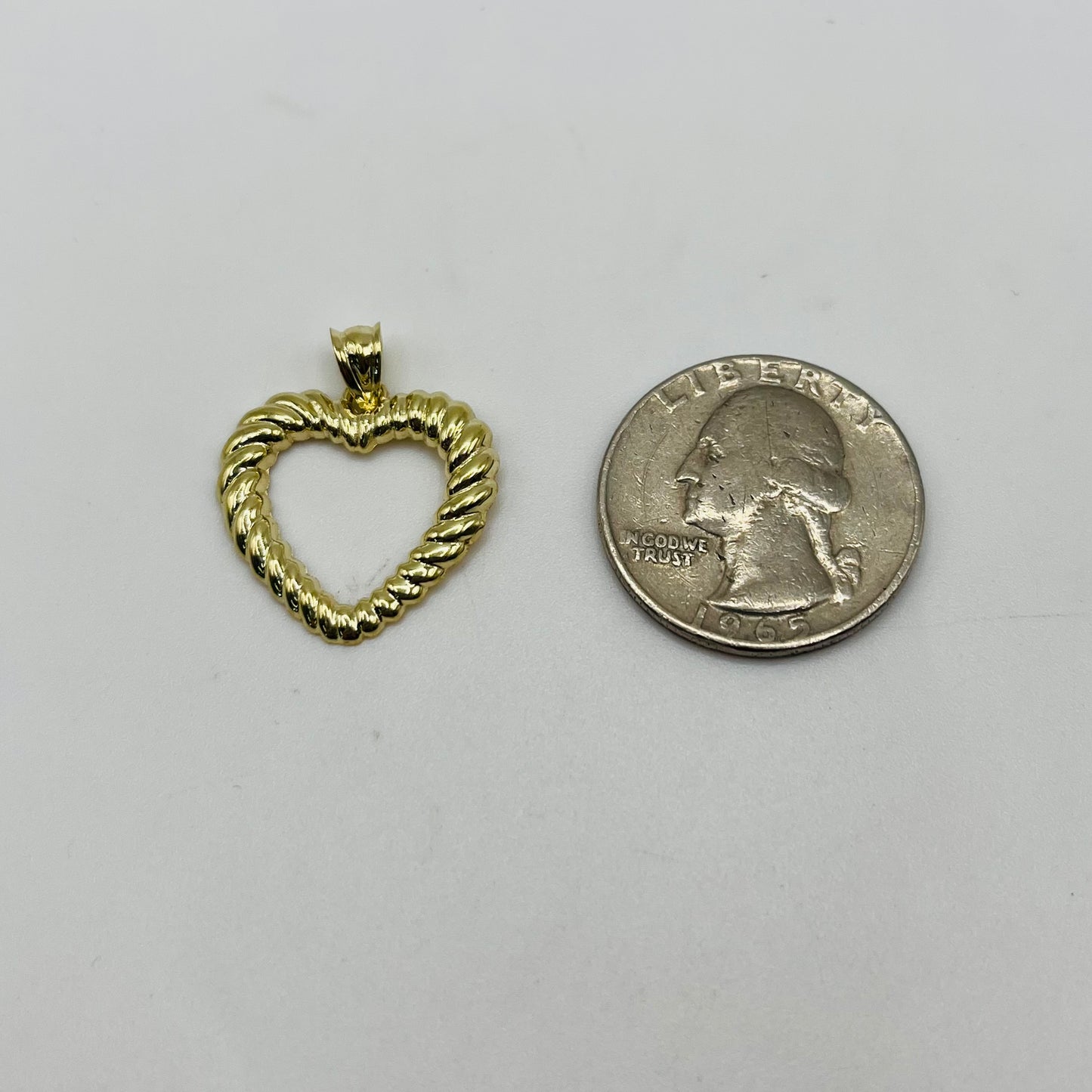 10K Gold Ribbed Open Heart Charm