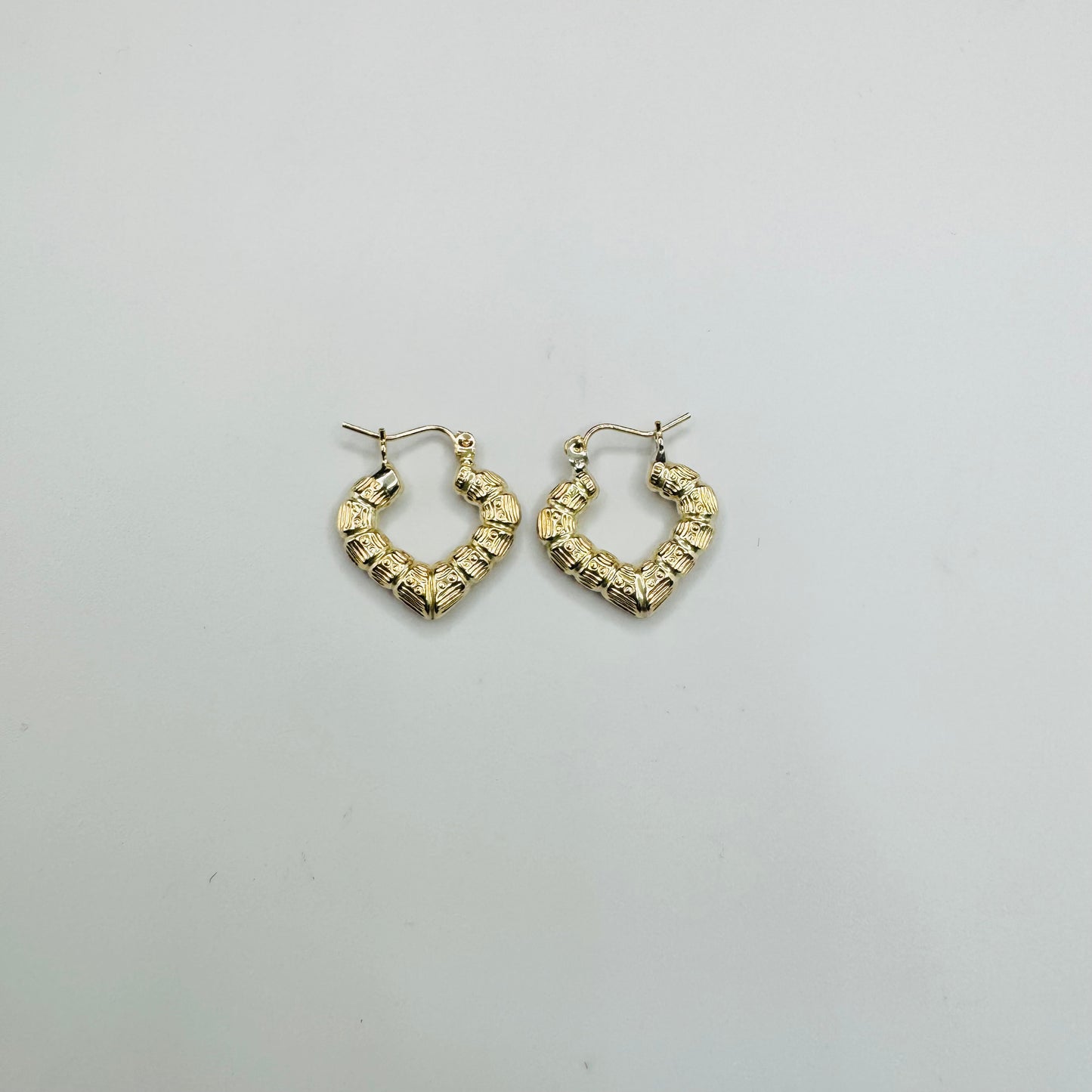 10K Gold Bamboo Heart Hoop Earrings (0.75 in)