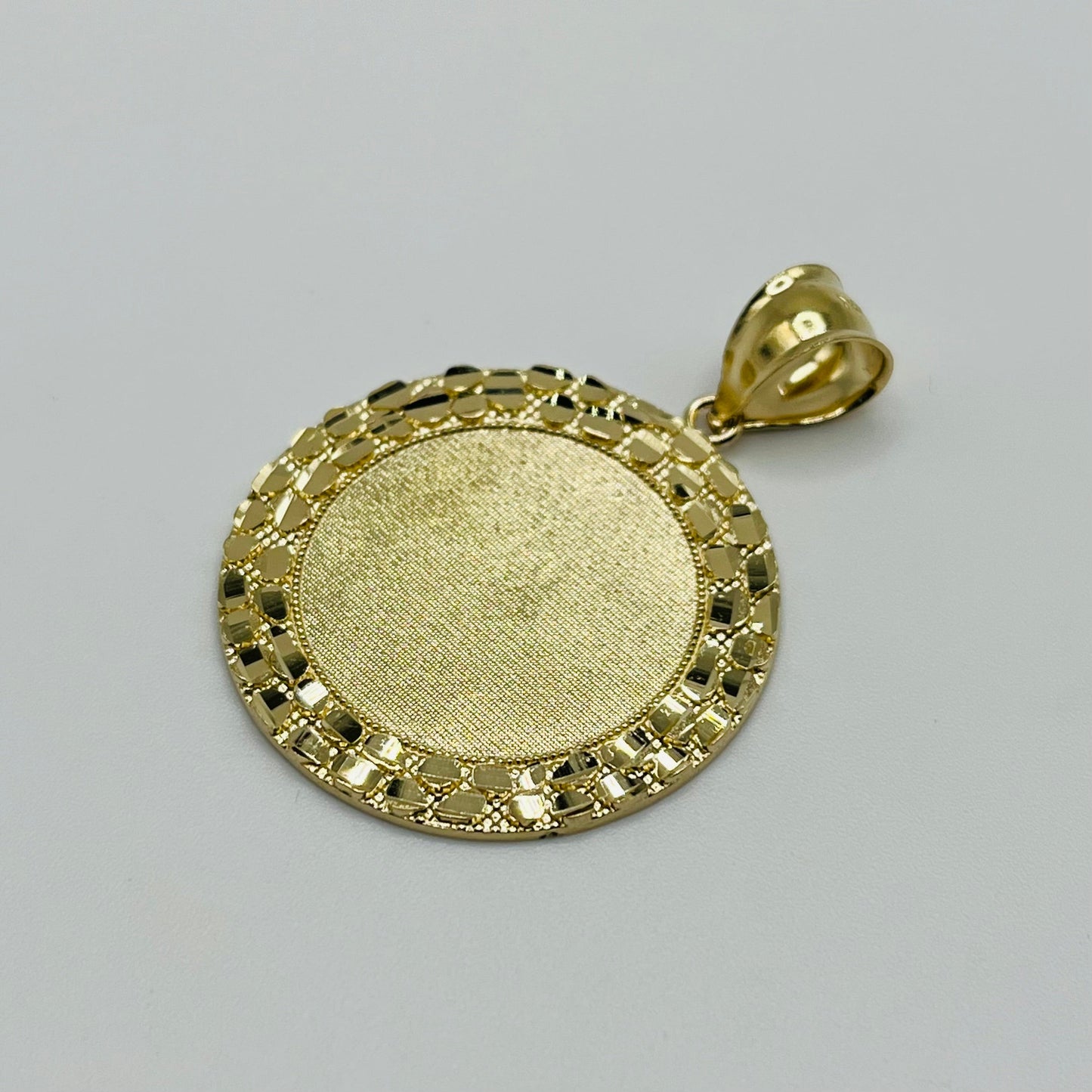 14K Gold Nugget Picture Pendant | Face Size: 31mm