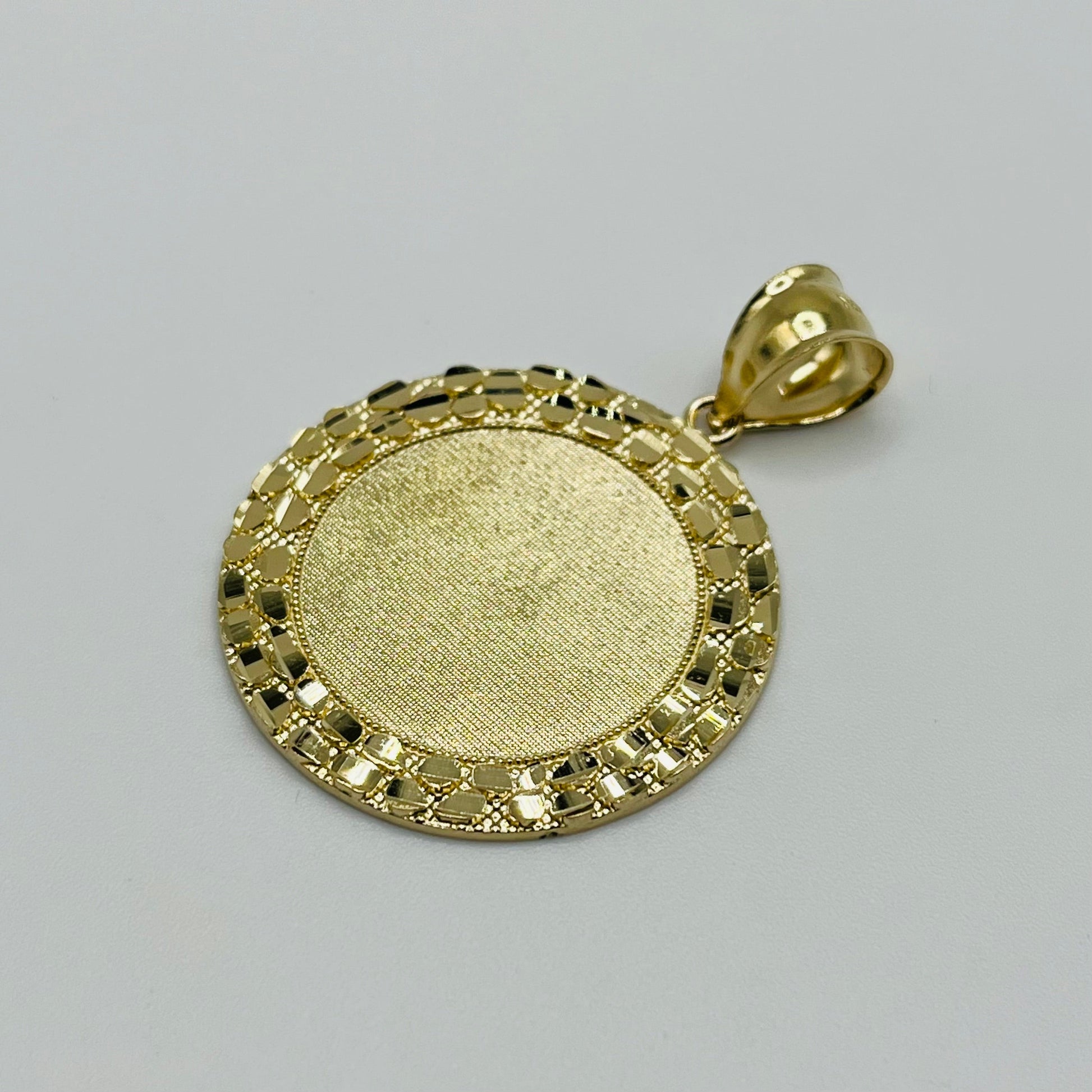 14K Gold Nugget Picture Pendant | Face Size: 31mm