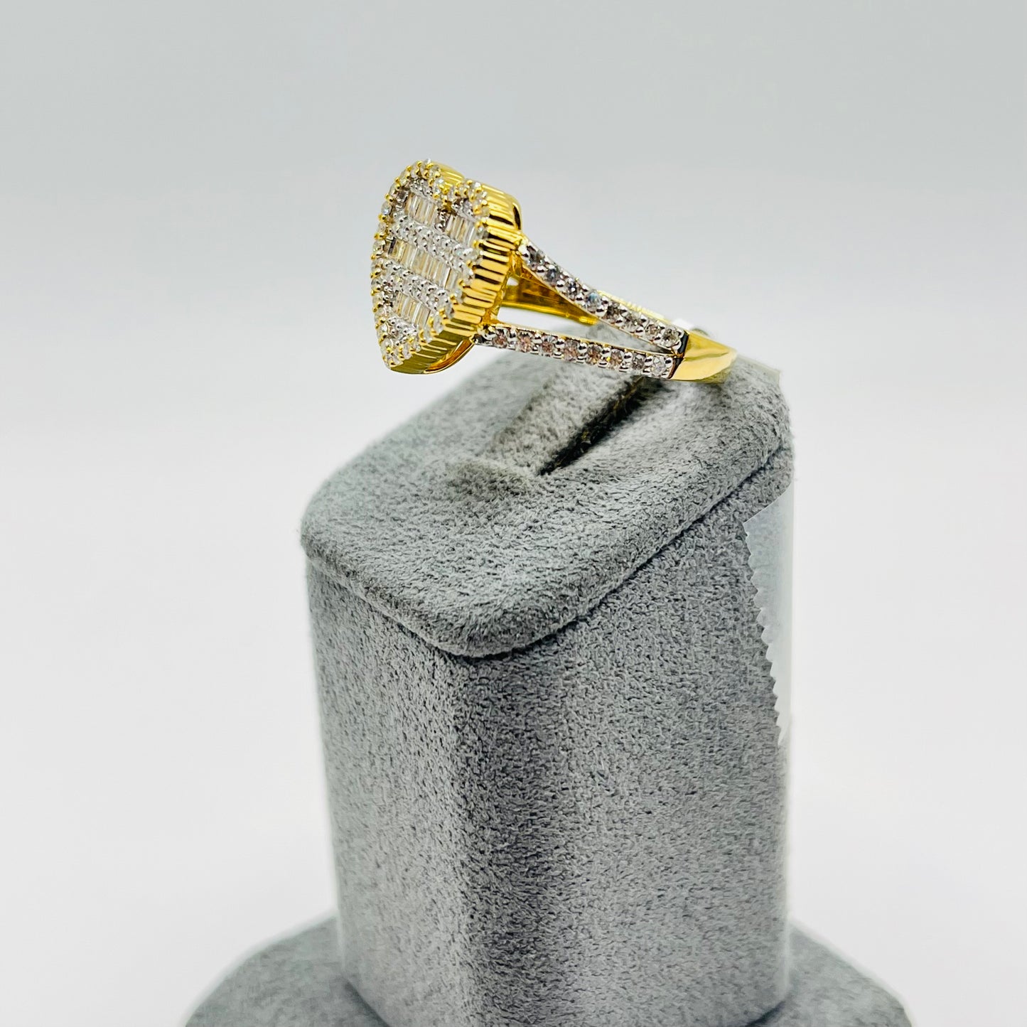 10k Gold Diamond Baguette Heartline Ring