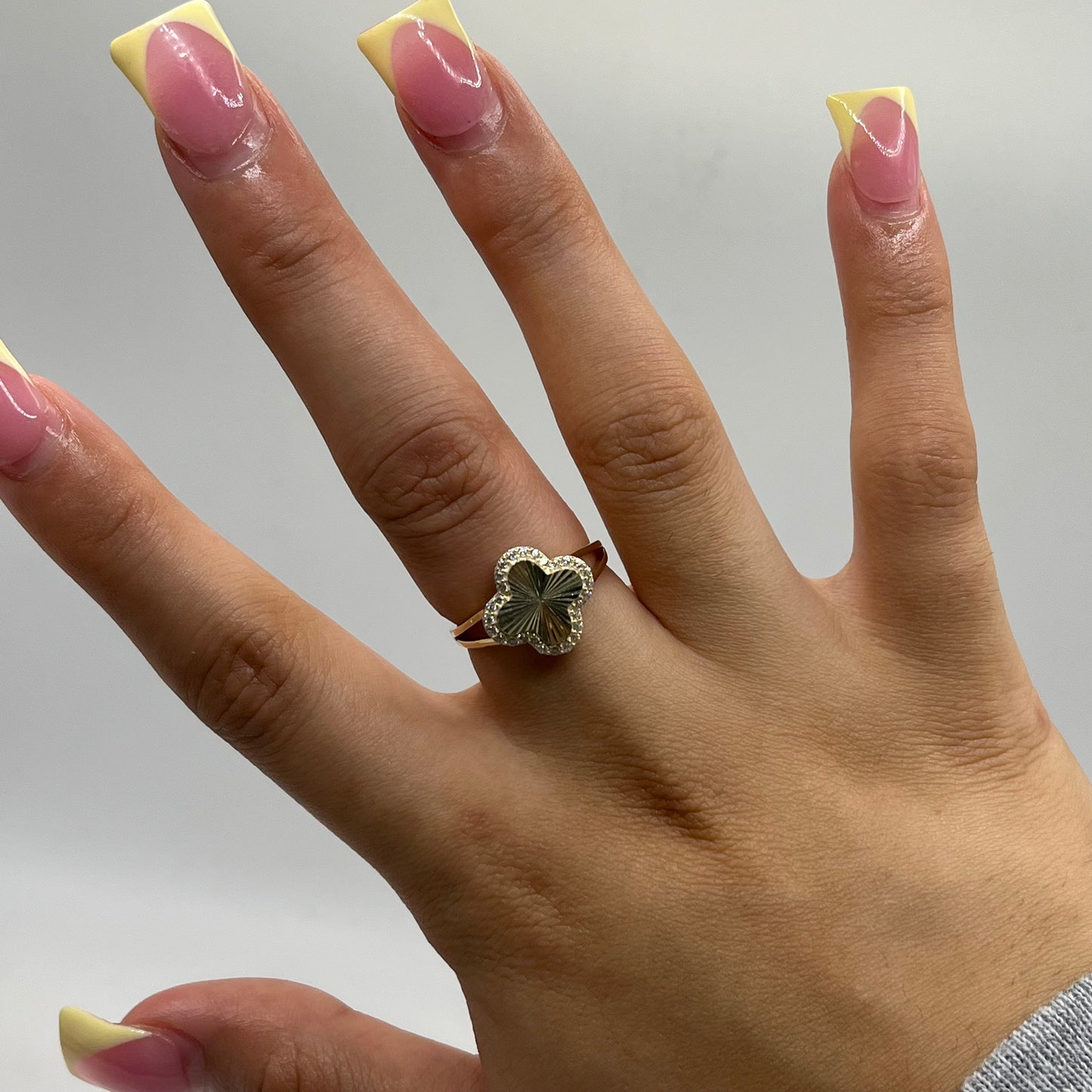 10k Gold Fancy Cz Outlined Clover Ring (SmL)