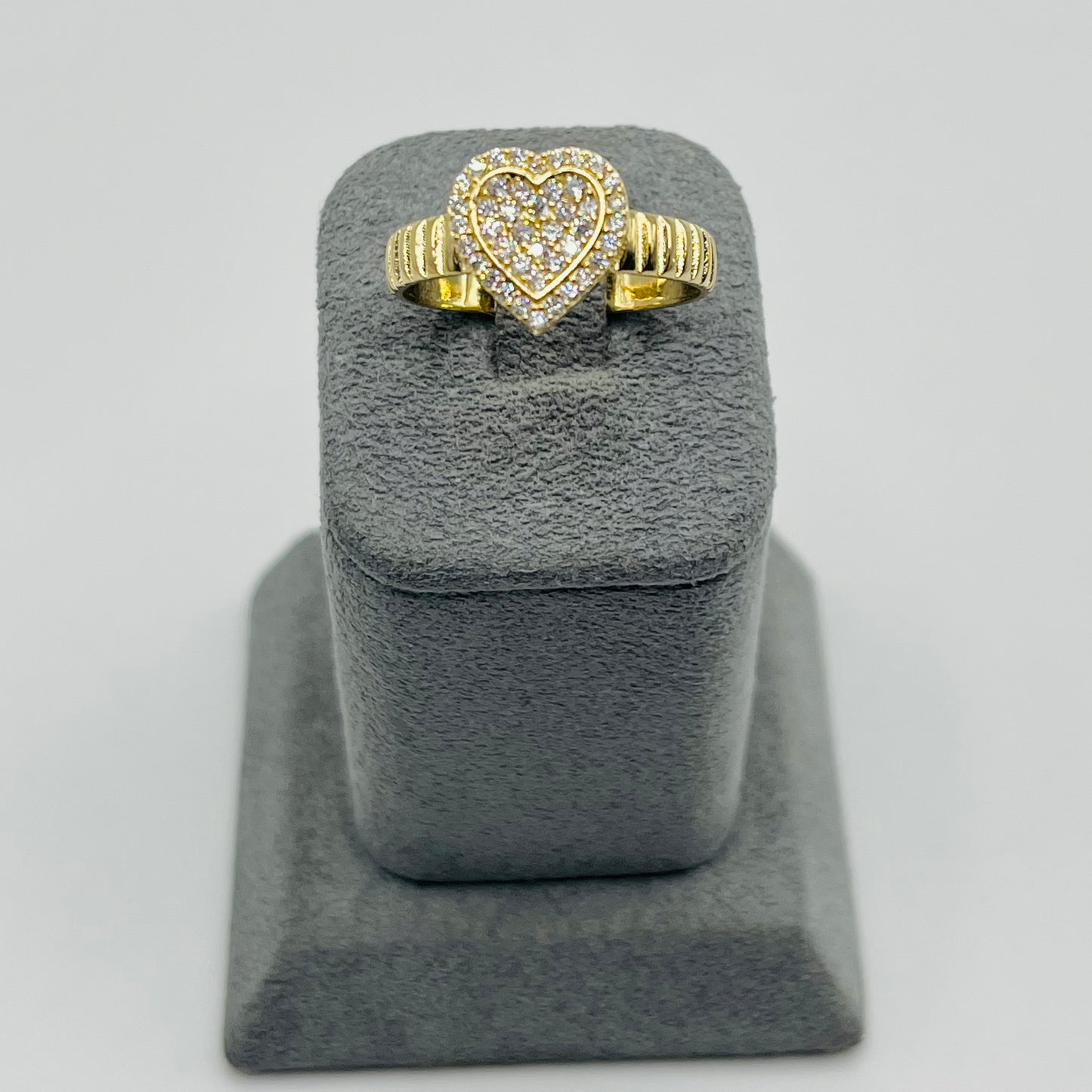 14k Gold Cz Heart ribbed Band Ring