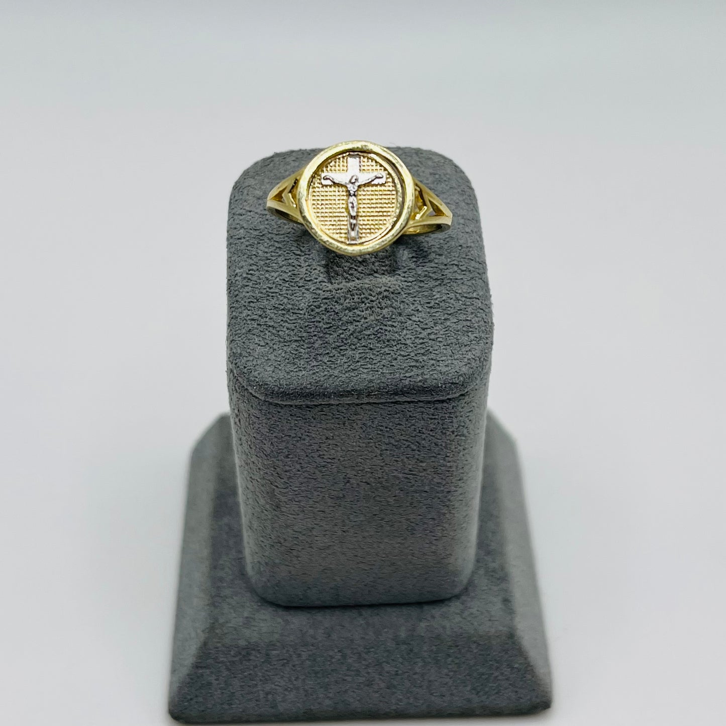 10K Gold Crucifix Disc Ring