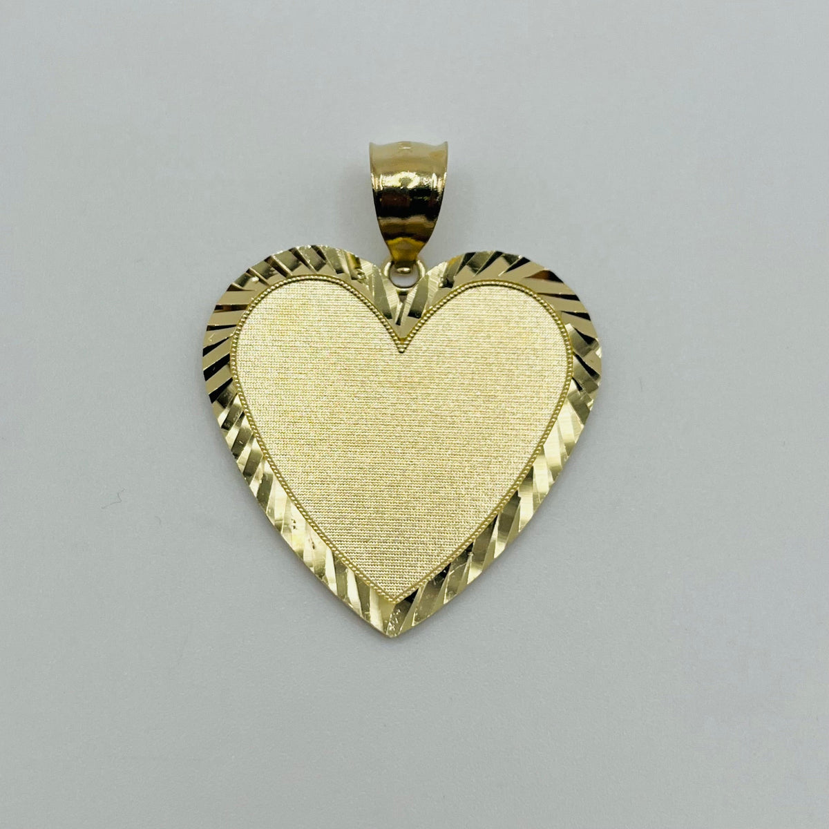 14K Gold Heart Picture Pendant | Face Size: 38mm
