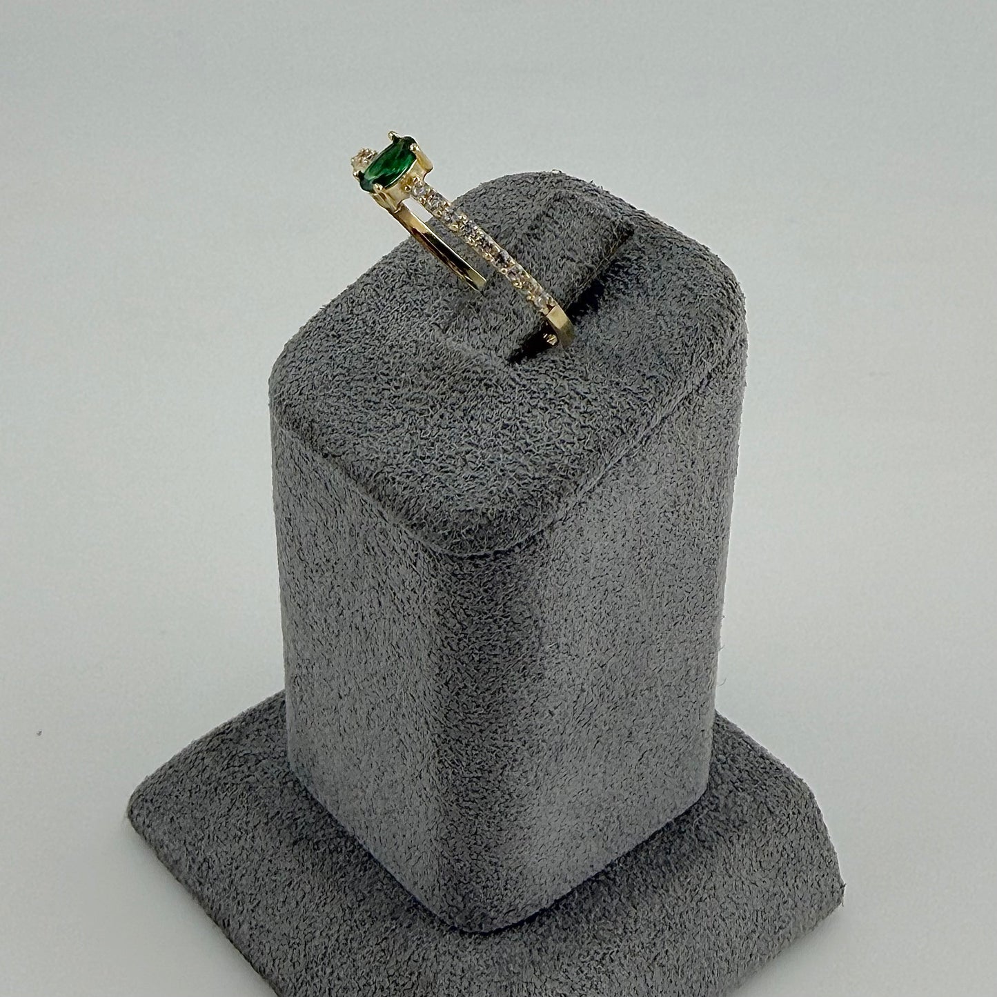10k Gold Emerald Oval Cz Band Ring