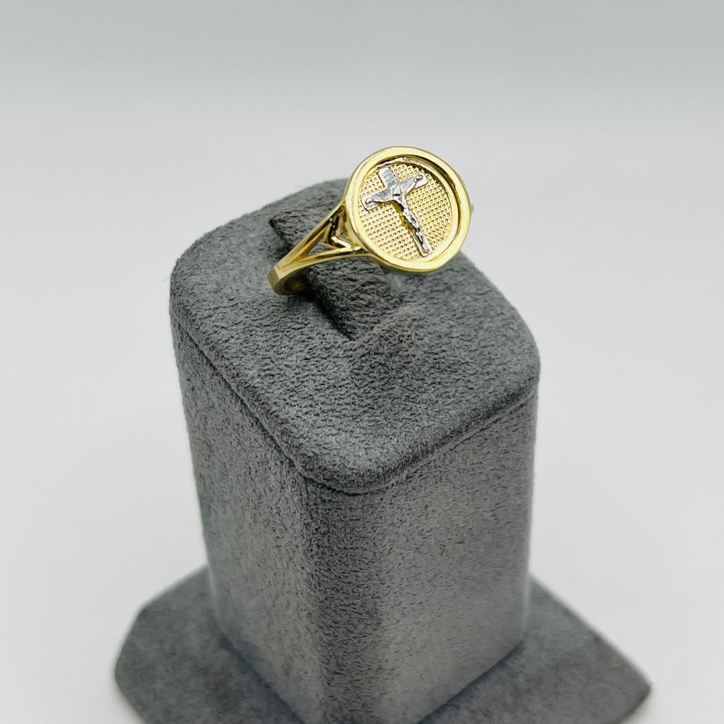 10K Gold Crucifix Disc Ring