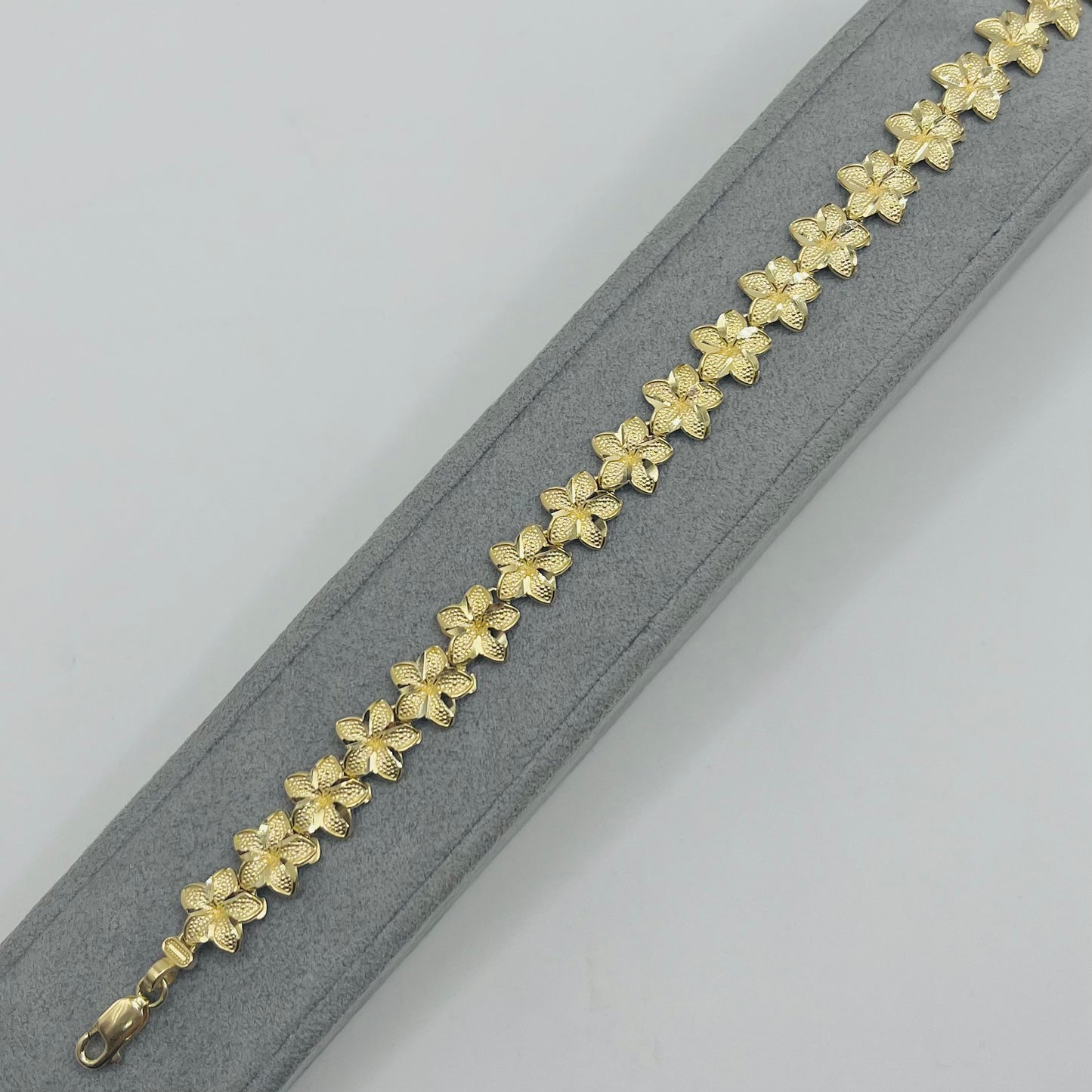 14k Gold Medium Hibiscus Bracelet