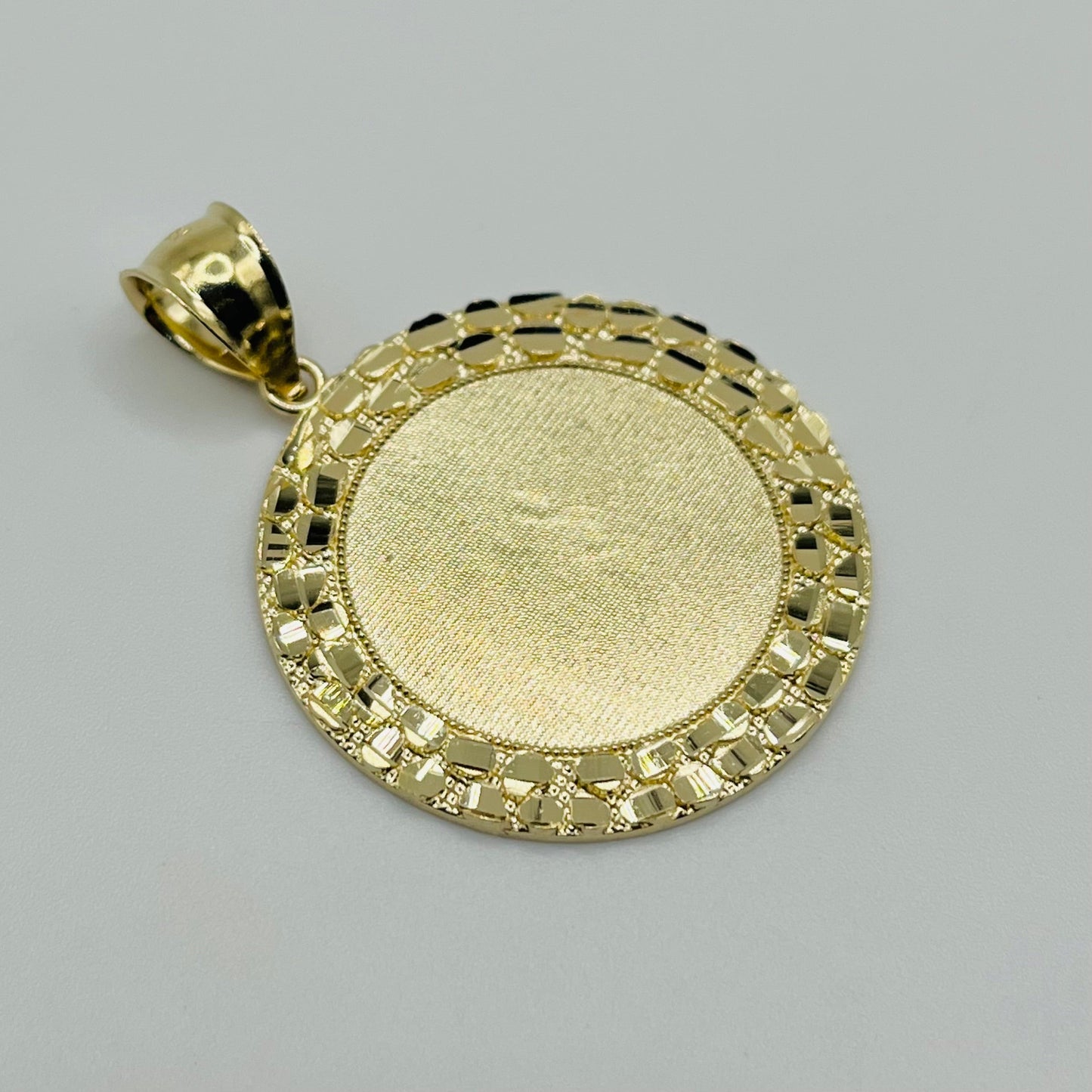 14K Gold Nugget Picture Pendant | Face Size: 31mm