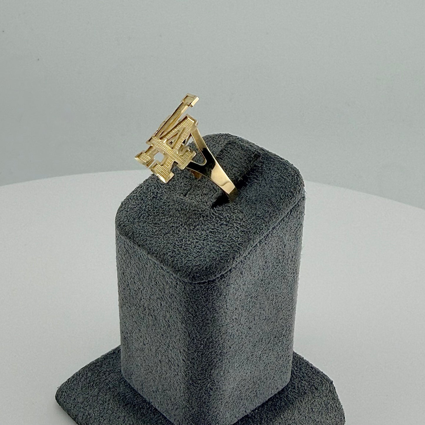 10k Gold Classic LA Ring