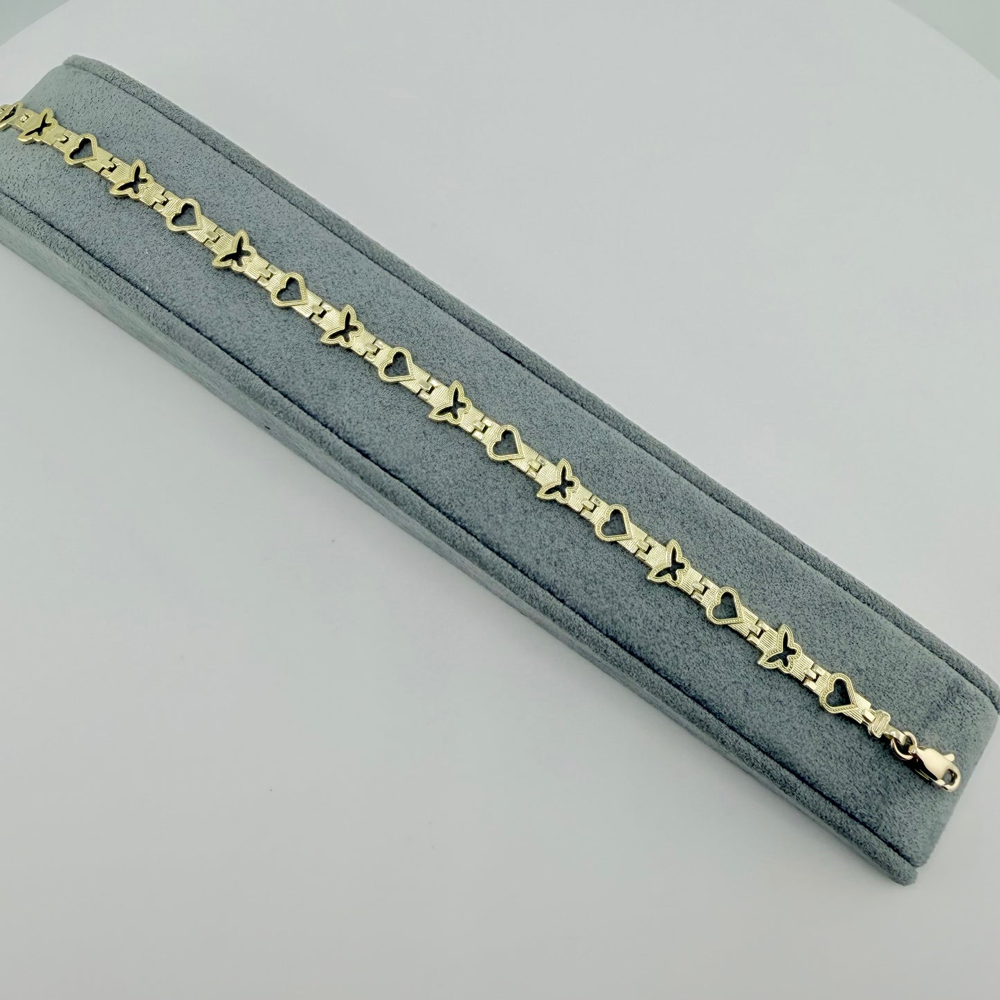10k Gold Flutter & Heart Bracelet 8”