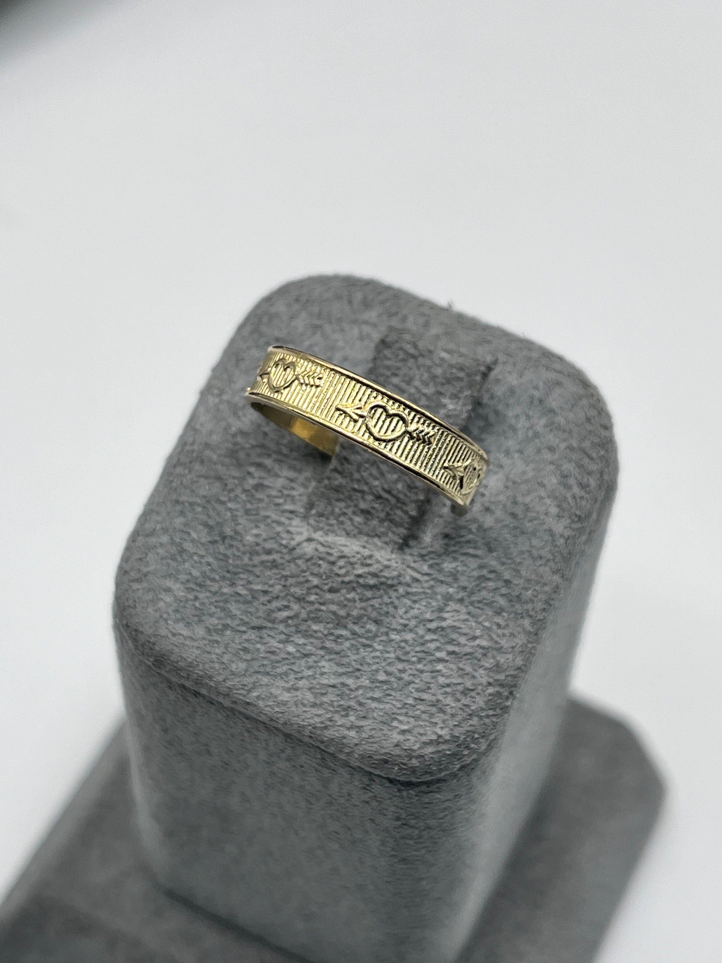 10K Gold Heart with Arrow Toe Ring