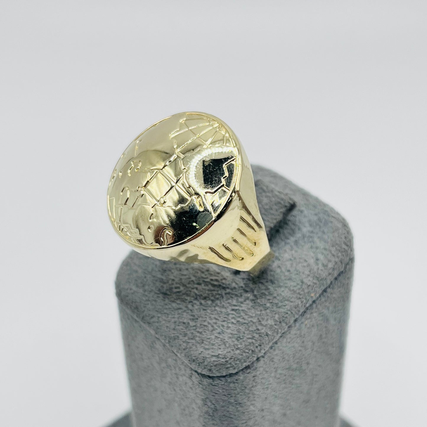 10K Gold Mens Globe Ring