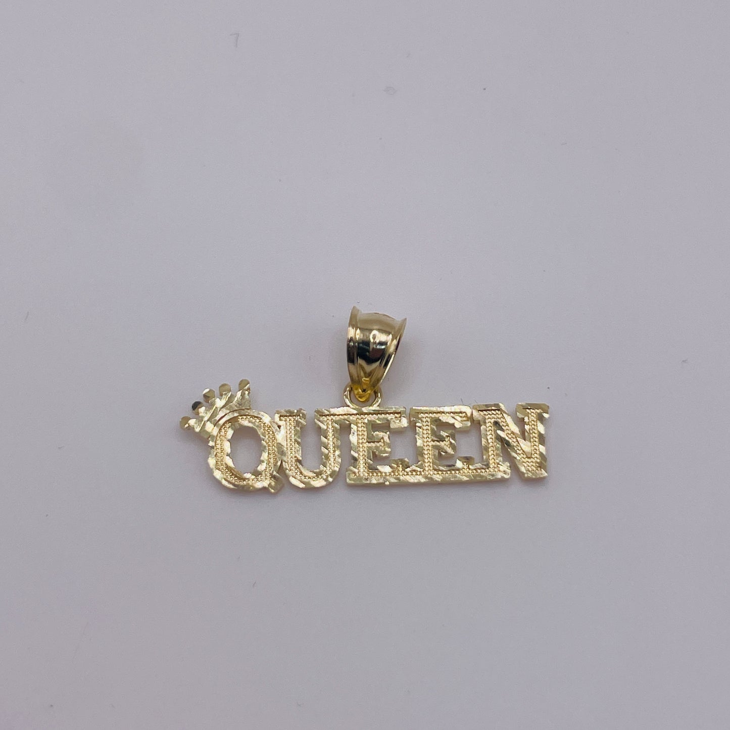 10K Gold Queen Charm (Sm)