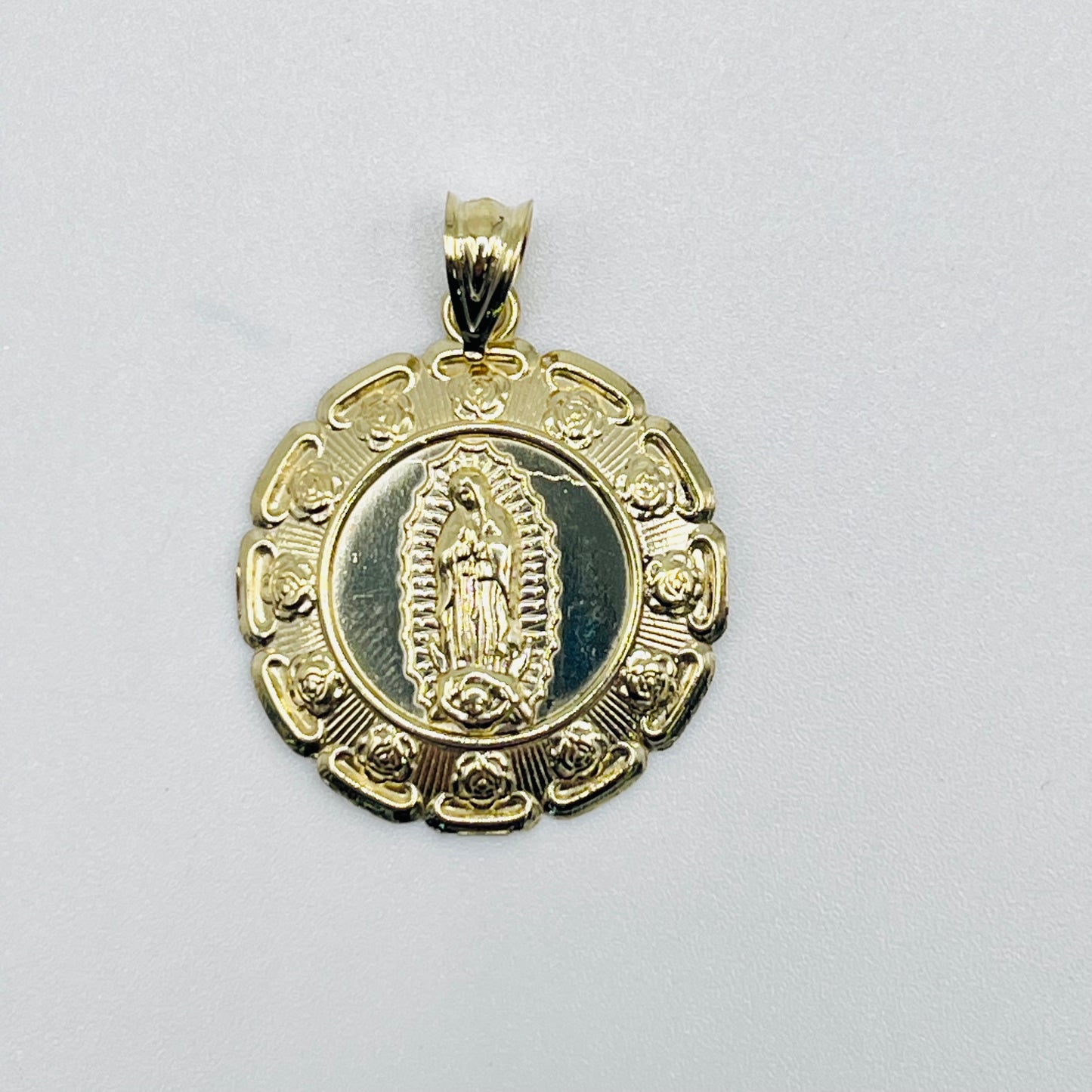 10K Gold Round Virgin Mary charm