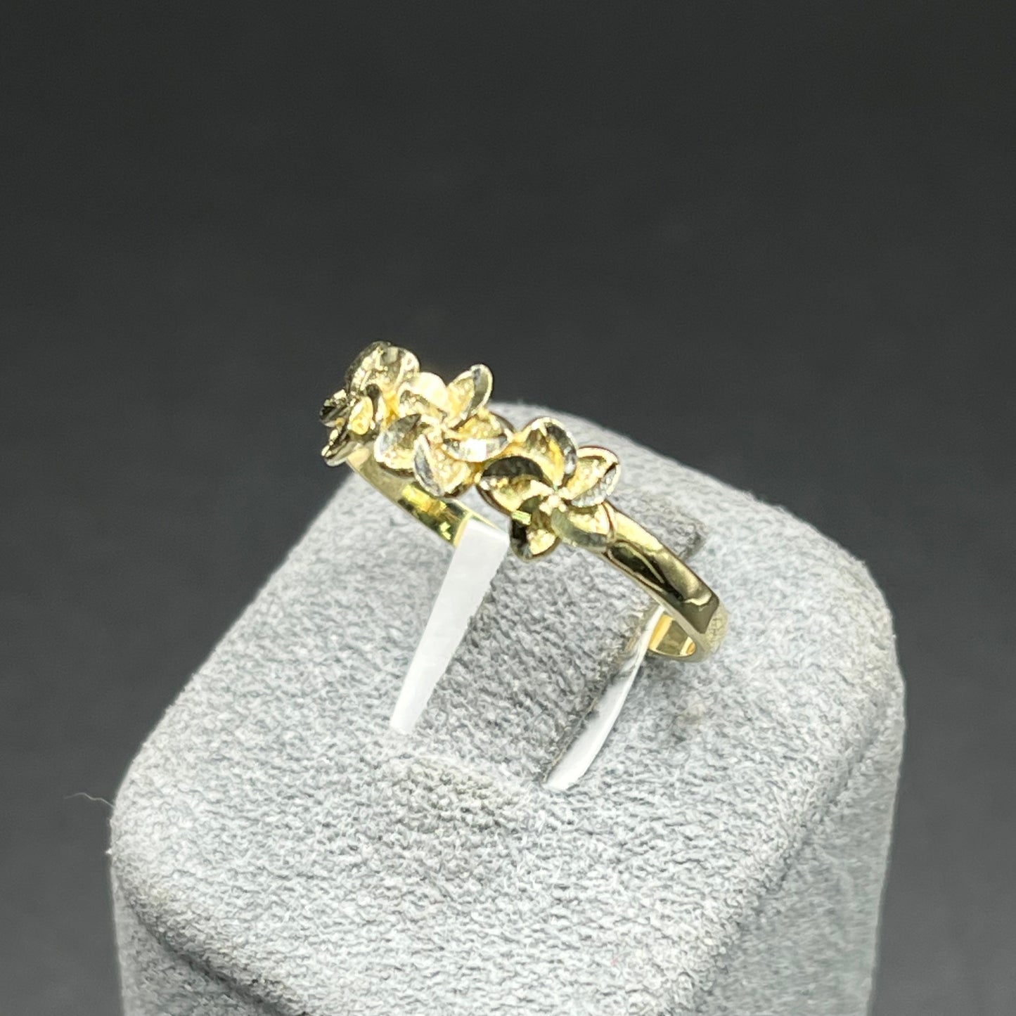 10K Gold 3 Flower Ring