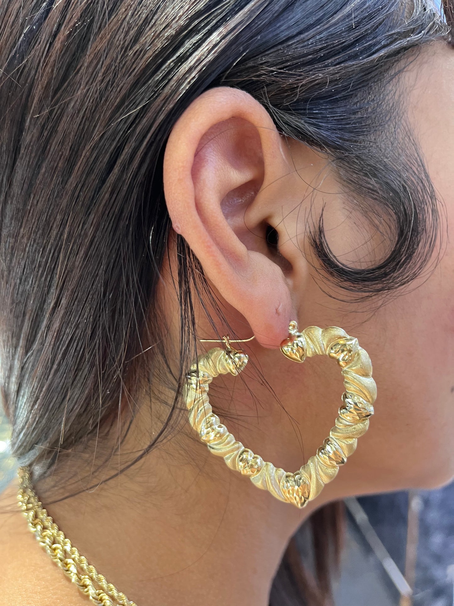 10K Gold Heart Pattern Hoop Earrings (2.5")