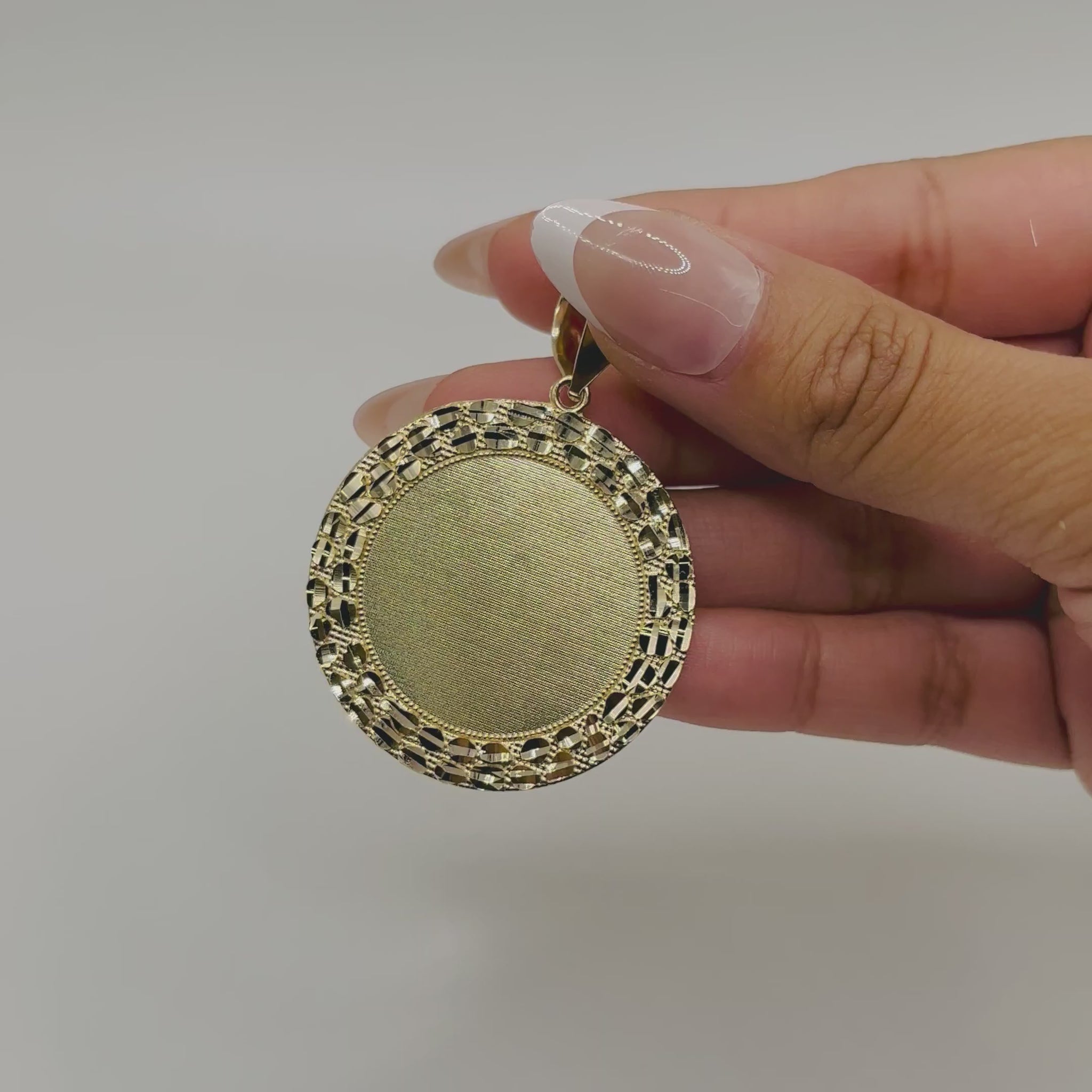 14K Gold Nugget Picture Pendant | Face Size: 37mm
